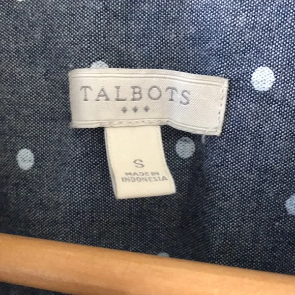 Talbots denim polka dot sleeveless button up blouse - Picture 8 of 9